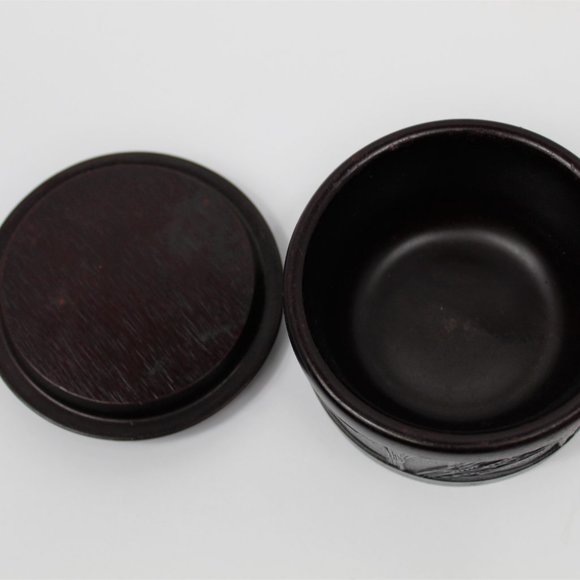 Vintage Bear Design Red Resin Trinket Box As-is - Picture 4 of 9